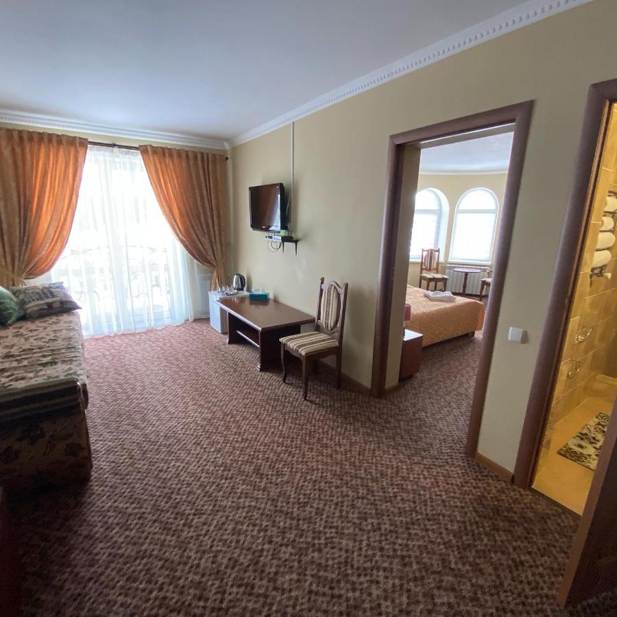Hotel Three Korony Skhidnytsia Exterior photo