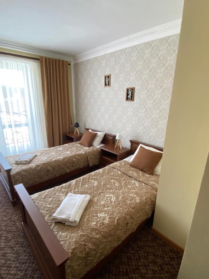 Hotel Three Korony Skhidnytsia Exterior photo