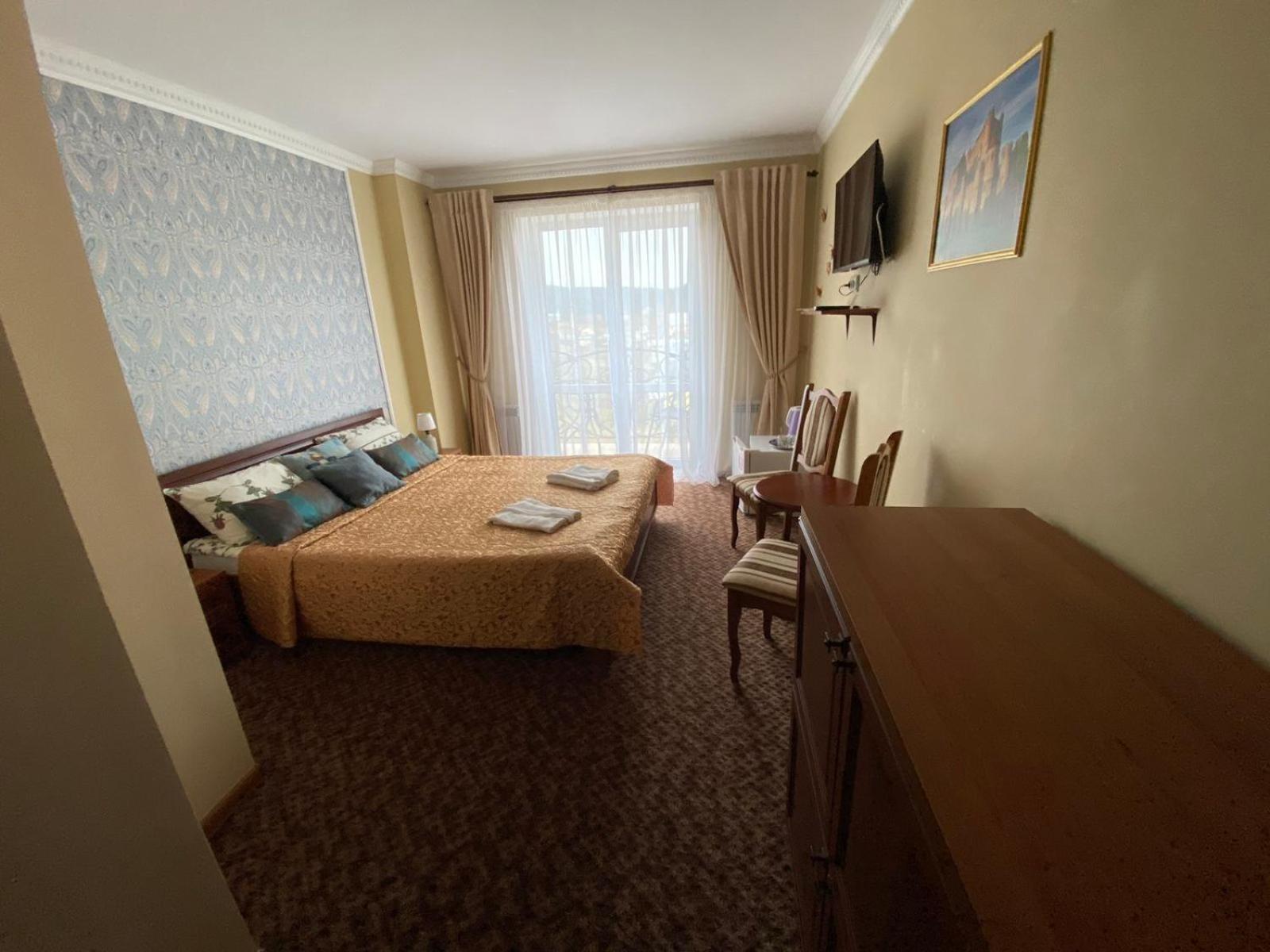 Hotel Three Korony Skhidnytsia Exterior photo