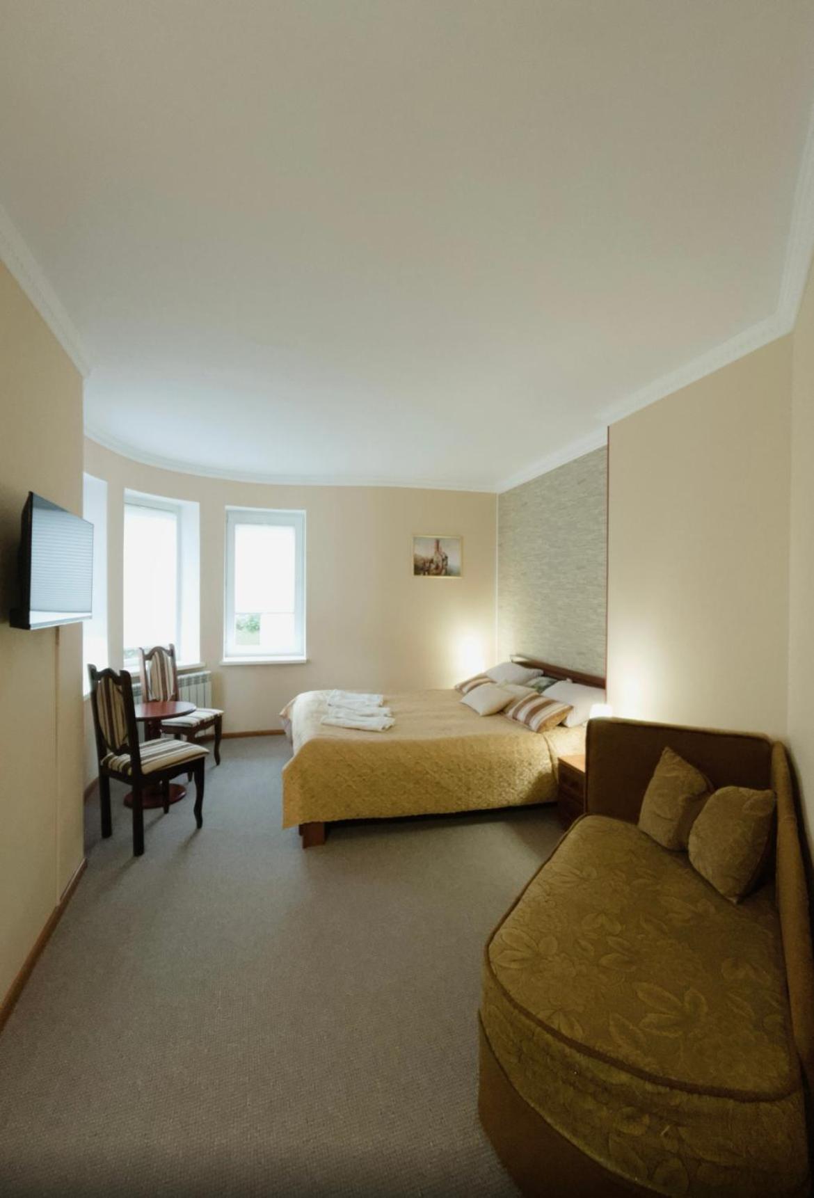 Hotel Three Korony Skhidnytsia Exterior photo