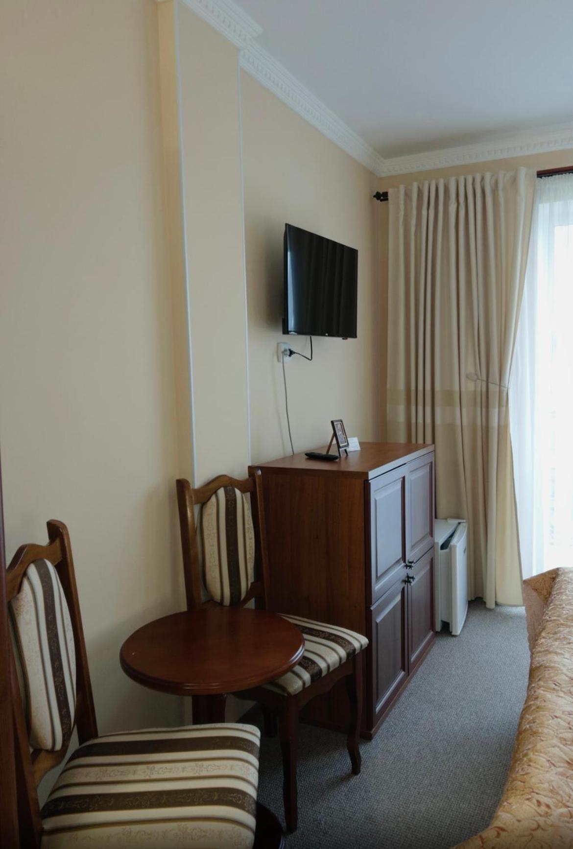 Hotel Three Korony Skhidnytsia Exterior photo
