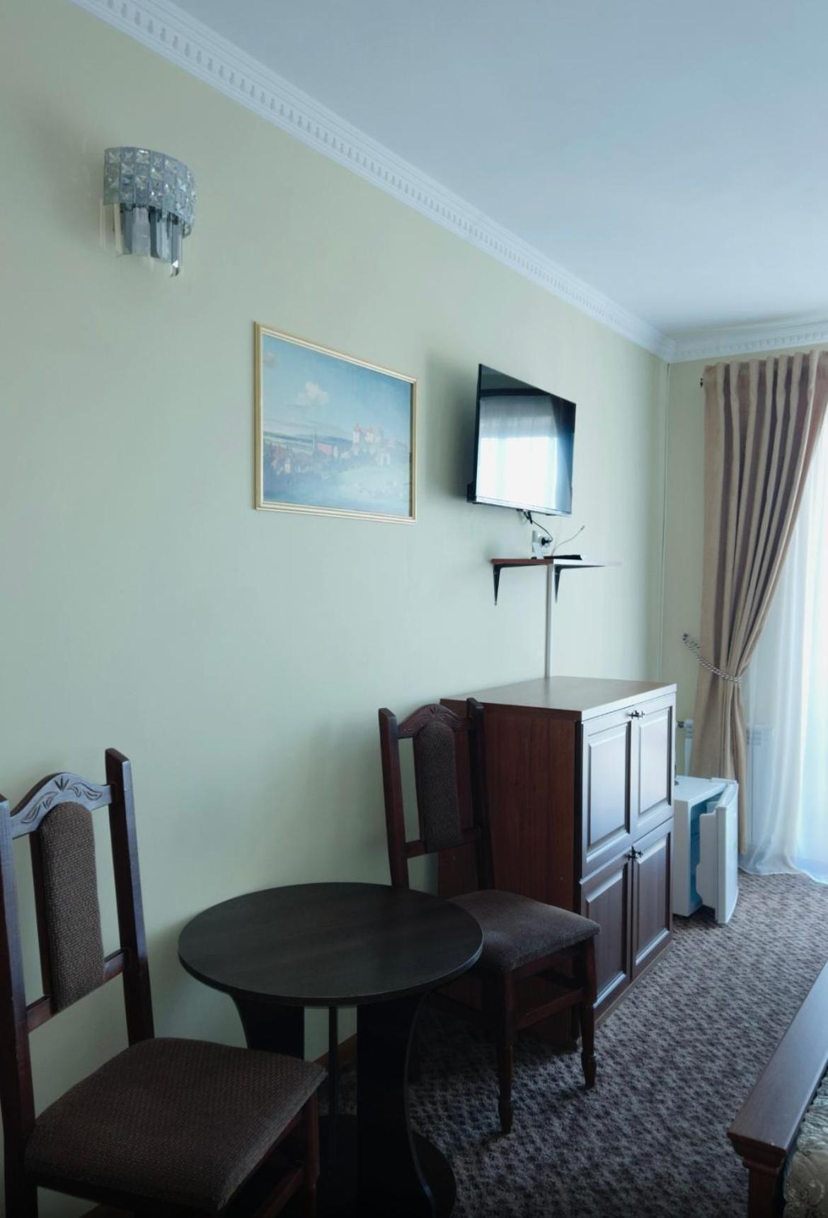 Hotel Three Korony Skhidnytsia Exterior photo