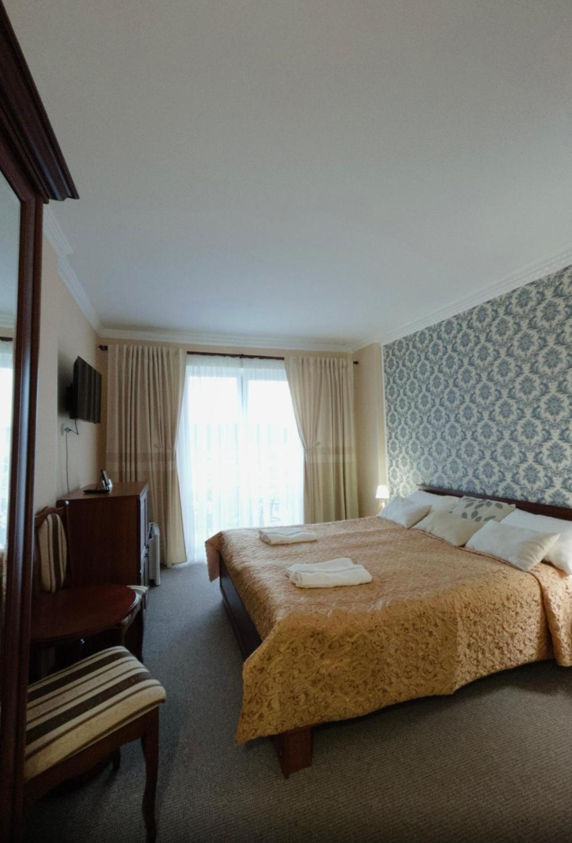 Hotel Three Korony Skhidnytsia Exterior photo