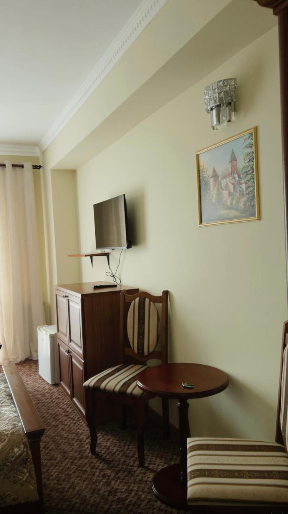 Hotel Three Korony Skhidnytsia Exterior photo
